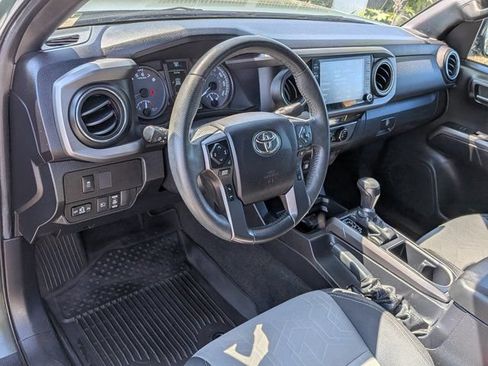 Used 2022 Toyota Tacoma TRD Off-Road w/ Technology Package RWD image 18