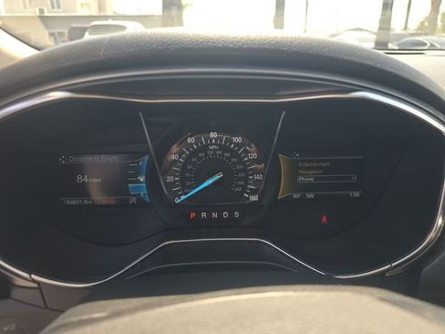 Used 2018 Ford Fusion SE w/ Fusion SE Technology Package FWD image 7