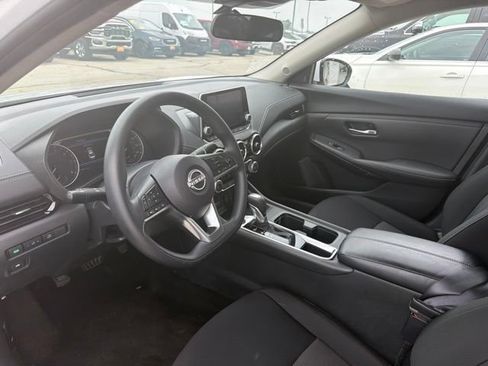 Used 2025 Nissan Sentra SV FWD image 7