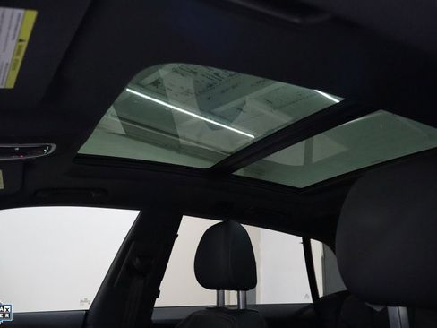 Used 2022 Audi Q8 Premium image 24