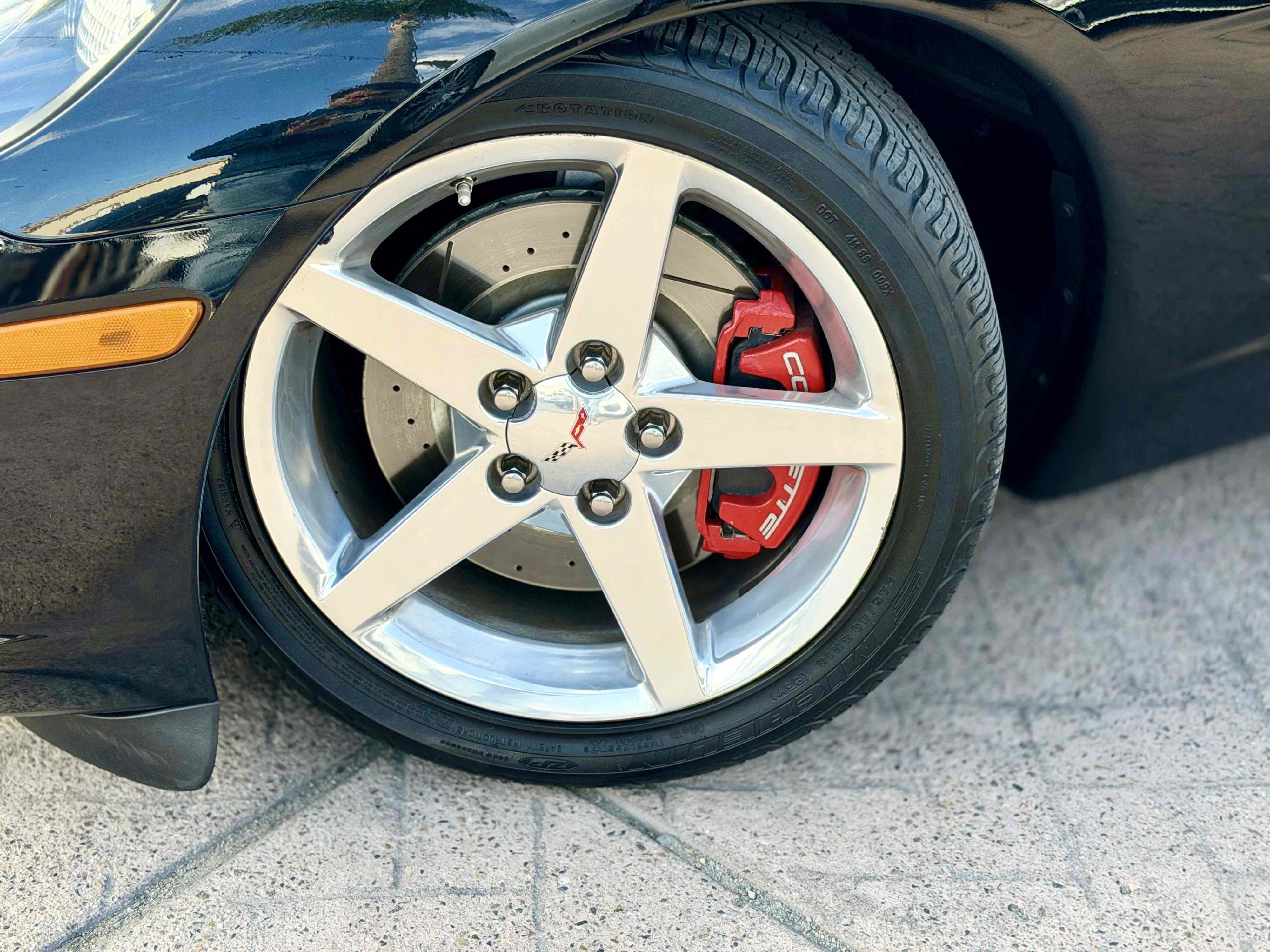 Used 2005 Chevrolet Corvette Coupe w/ Preferred Equipment Group RWD image 31