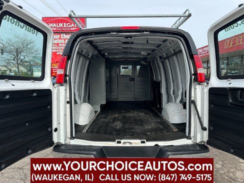 Used 2017 Chevrolet Express 2500 Extended RWD image 15