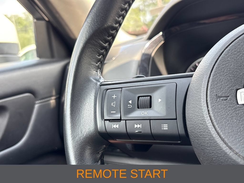 Used 2024 Nissan Pathfinder SV FWD image 7