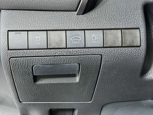 Used 2022 Toyota Camry LE image 10