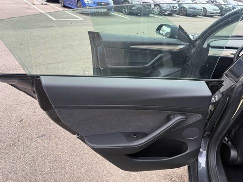 Used 2022 Tesla Model 3 Standard Range RWD image 19