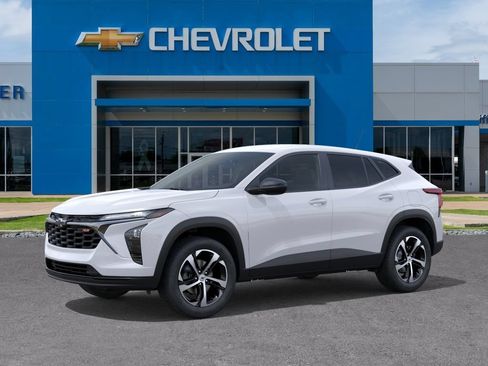 New 2026 Chevrolet Trax RS w/ Driver Confidence Package FWD image 2