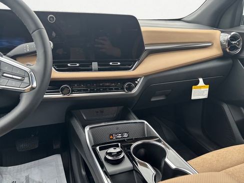 New 2026 Chevrolet Equinox ACTIV w/ Convenience Package III AWD/4WD image 11