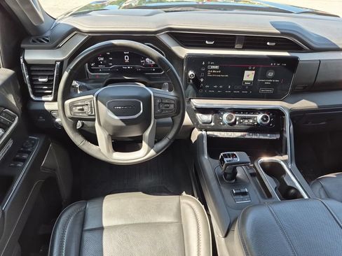 Used 2024 GMC Sierra 1500 Denali AWD/4WD image 31