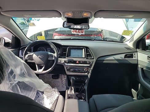 Used 2019 Hyundai Sonata SEL w/ Tech Package 02 FWD image 8