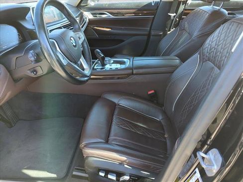 Used 2021 BMW 745e xDrive 745e xDrive w/ Premium Package image 12