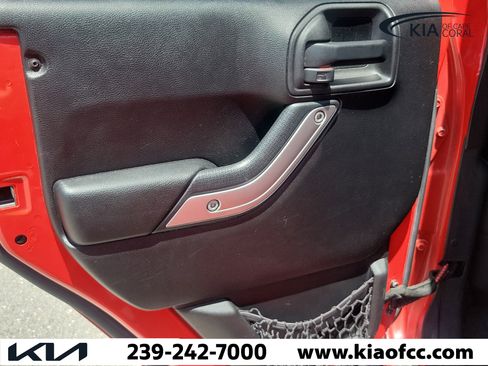 Used 2016 Jeep Wrangler Unlimited Rubicon AWD/4WD image 19
