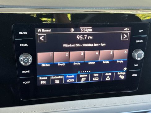 New 2026 Volkswagen Taos SE AWD/4WD image 17
