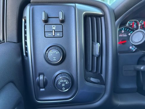 Used 2018 Chevrolet Silverado 1500 LT w/ All Star Edition image 24