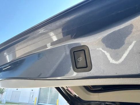 Used 2018 Toyota Highlander Limited FWD image 8