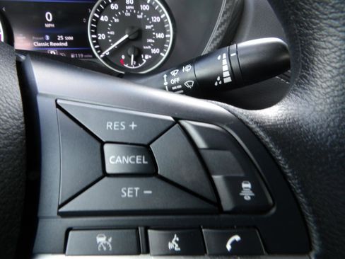 Certified 2025 Nissan Sentra SV image 31