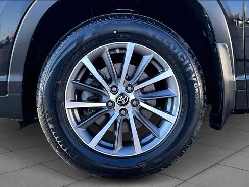 Used 2017 Toyota Highlander XLE image 10