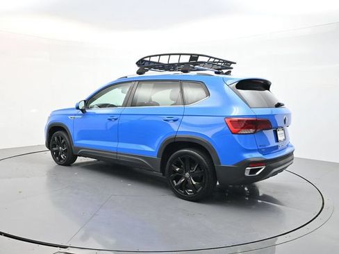 Used 2023 Volkswagen Taos SE w/ Black Wheel Package FWD image 5