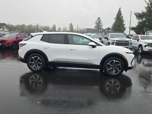 New 2026 Chevrolet Equinox EV LT image 7