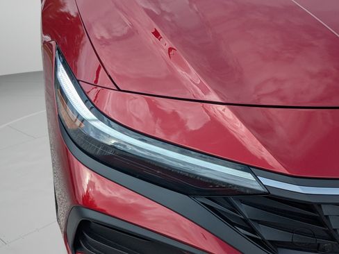 Certified 2025 Hyundai Elantra Sport FWD image 30
