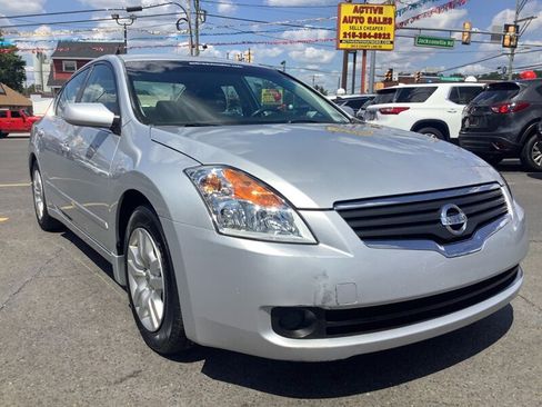Used 2009 Nissan Altima 2.5 S w/ Emergency Aid Pkg FWD image 1