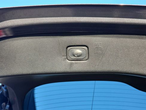 Used 2023 Ford Edge Titanium image 14