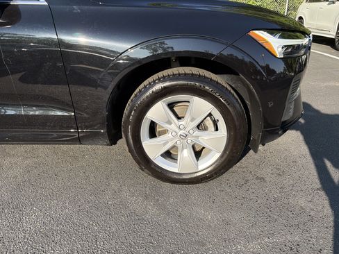 Certified 2022 Volvo XC60 B5 Momentum AWD/4WD image 13