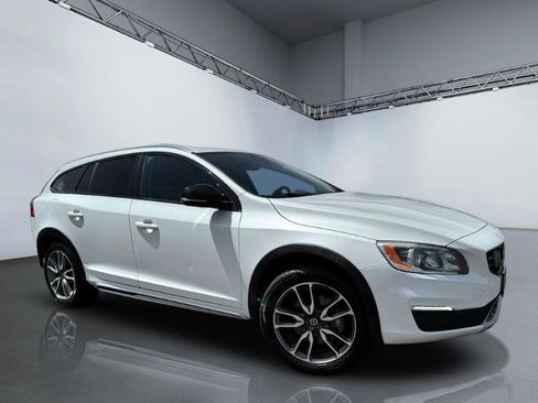 Used 2017 Volvo V60 T5 Cross Country w/ Climate Package AWD/4WD image 27