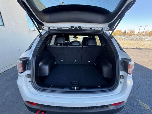 Used 2025 Jeep Compass Trailhawk image 30