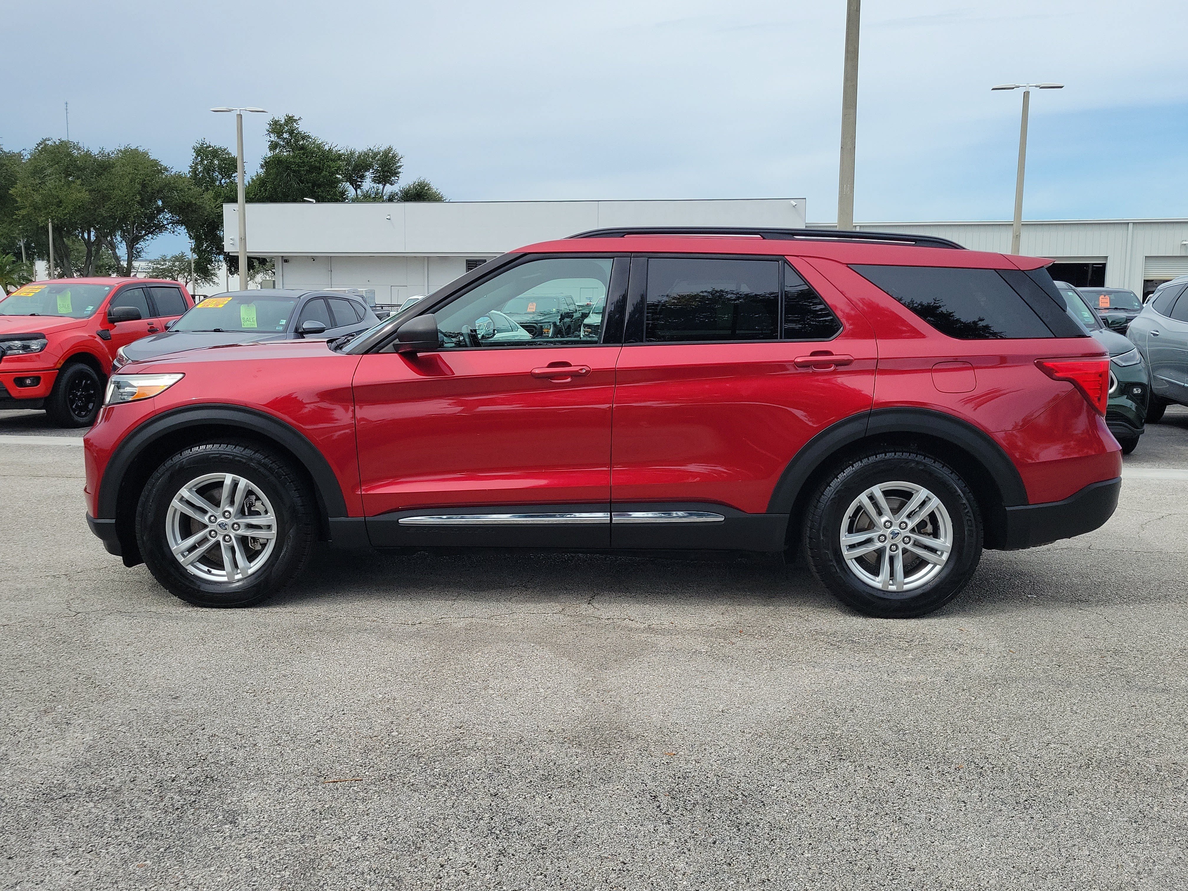 Used 2020 Ford Explorer XLT RWD image 6