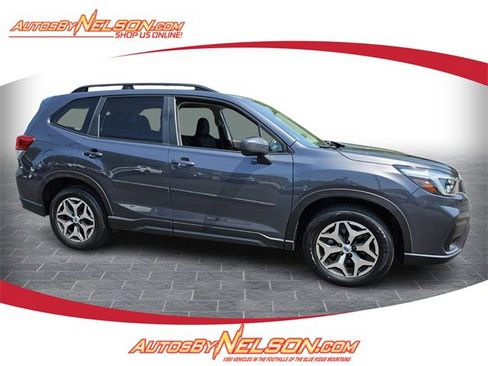 Used 2021 Subaru Forester Premium image 1