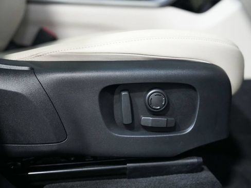 Used 2021 Land Rover Range Rover Velar S AWD/4WD image 38