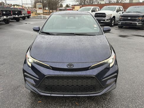 Used 2024 Toyota Corolla SE image 3