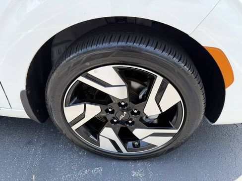 Certified 2025 Kia Soul GT-Line FWD image 48