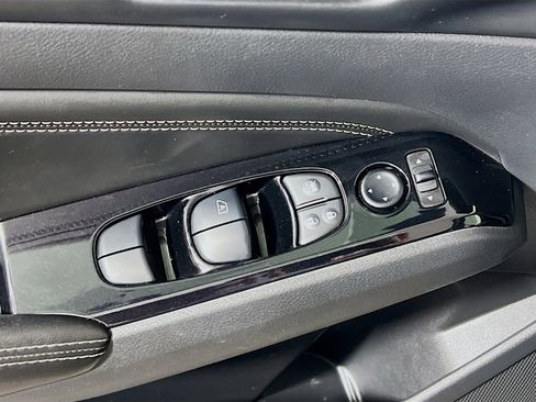 Used 2022 Nissan Altima 2.5 SV w/ SV Premium Package image 17