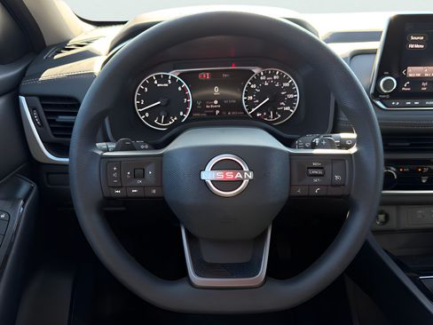 Used 2026 Nissan Rogue S FWD image 40