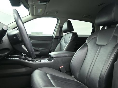 Used 2024 Kia Sorento S FWD image 14