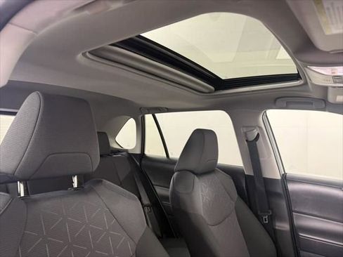 Used 2025 Toyota RAV4 XLE w/ Convenience Package image 5