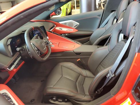 Used 2022 Chevrolet Corvette Stingray Premium Conv w/ Z51 Performance Package RWD image 11