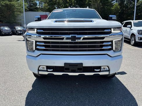 Used 2022 Chevrolet Silverado 2500 High Country w/ Z71 Off-Road Package AWD/4WD image 9