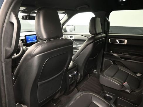 Used 2020 Ford Explorer XLT w/ Equipment Group 202A RWD image 28