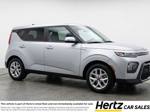 Used 2025 Kia Soul LX w/ LX Technology Package FWD image 1