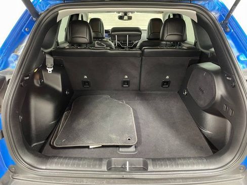 Used 2021 Jeep Cherokee Latitude Lux w/ Sun & Sound Group AWD/4WD image 25