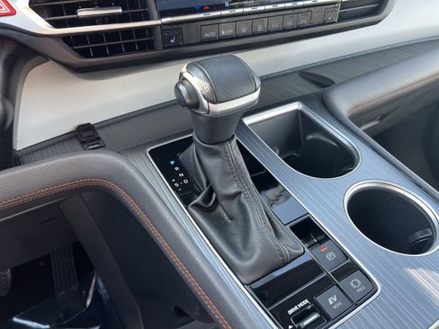 Used 2023 Toyota Sienna XSE image 22