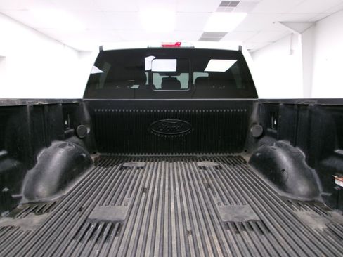 Used 2018 Ford F150 Lariat w/ Equipment Group 502A Luxury AWD/4WD image 12