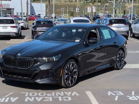New 2026 BMW 530i RWD image 2