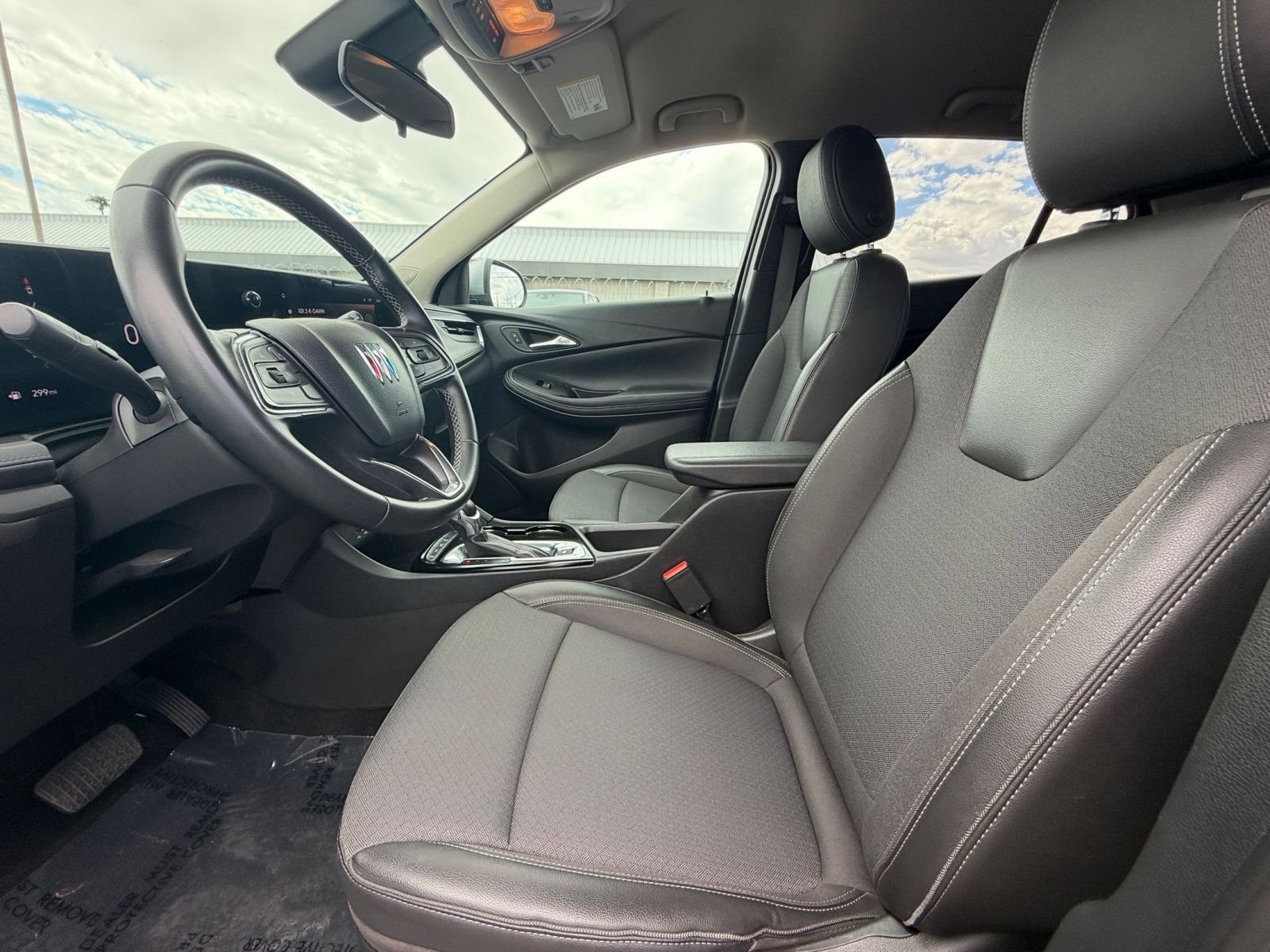 Used 2025 Buick Encore GX Preferred AWD/4WD image 25