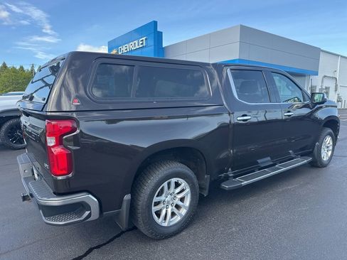 Used 2019 Chevrolet Silverado 1500 LTZ w/ Z71 Off-Road Package AWD/4WD image 4