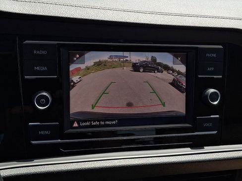 Used 2020 Volkswagen Jetta SE w/ SE Cold Weather Package FWD image 17