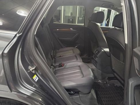 Used 2023 Audi Q5 2.0T Premium w/ Convenience Package image 30