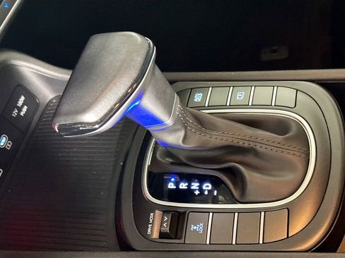 Used 2025 Hyundai Kona SEL image 17